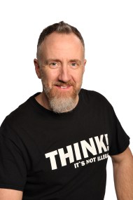 Henkilökuva Jarkko Riikosesta.