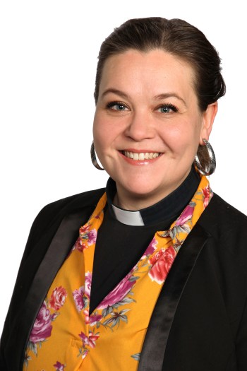 Henkilökuva Katri Vilénistä.