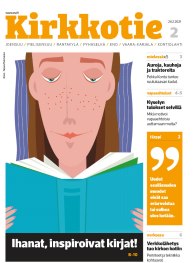 Kirkkotien 2/2021 kansi. Kuvassa nainen lukee kirjaa.